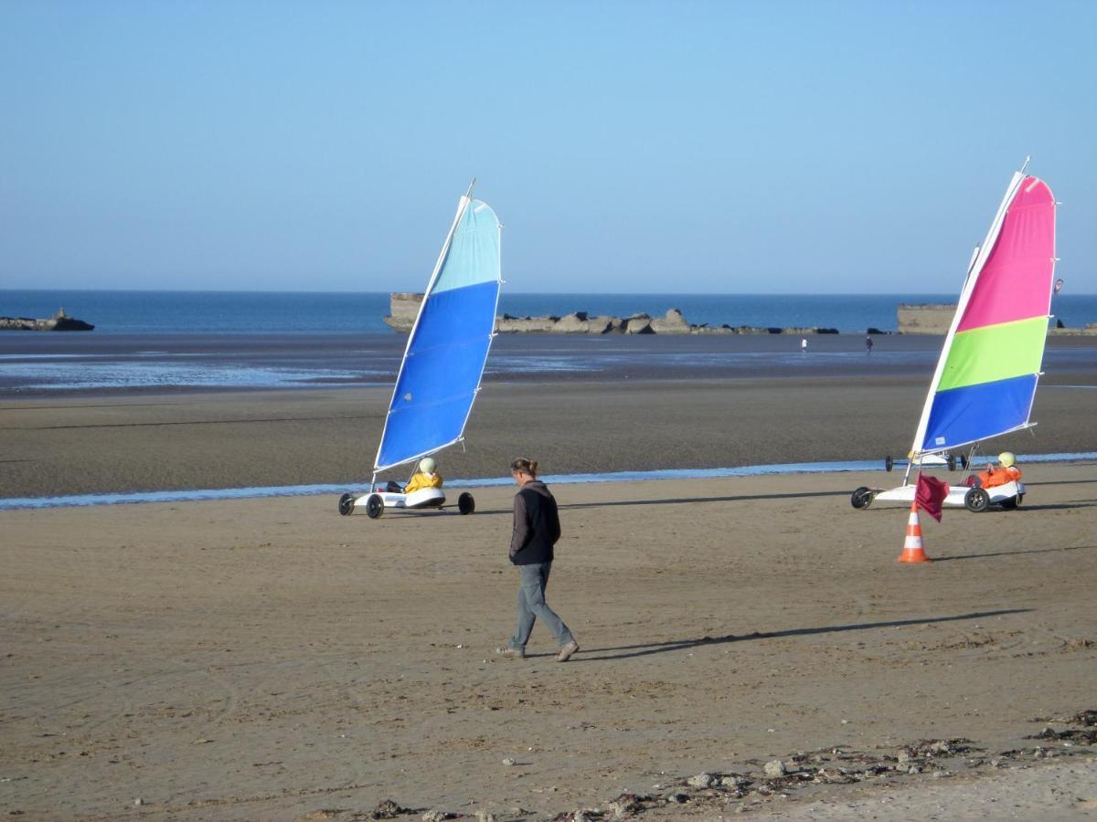 Gites "Plage" Ou "Pieds Dans L'Eau" En Front De Mer A Asnelles , 3Km D'Arromanches, 10Km De Bayeux Экстерьер фото